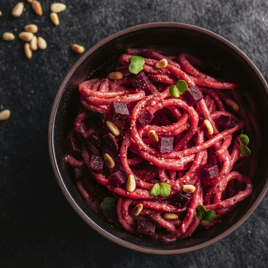 Rosa spaghettone  mit roter bete